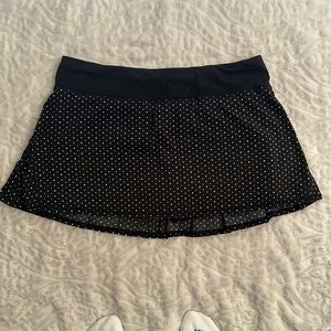 Lululemon Pace Setter Tennis Skirt Chevron Polka Dot Size 10 EUC
